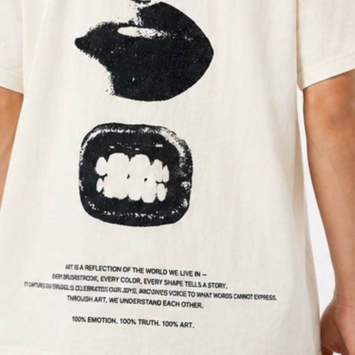 GRAPHIC LIP T SHIRT